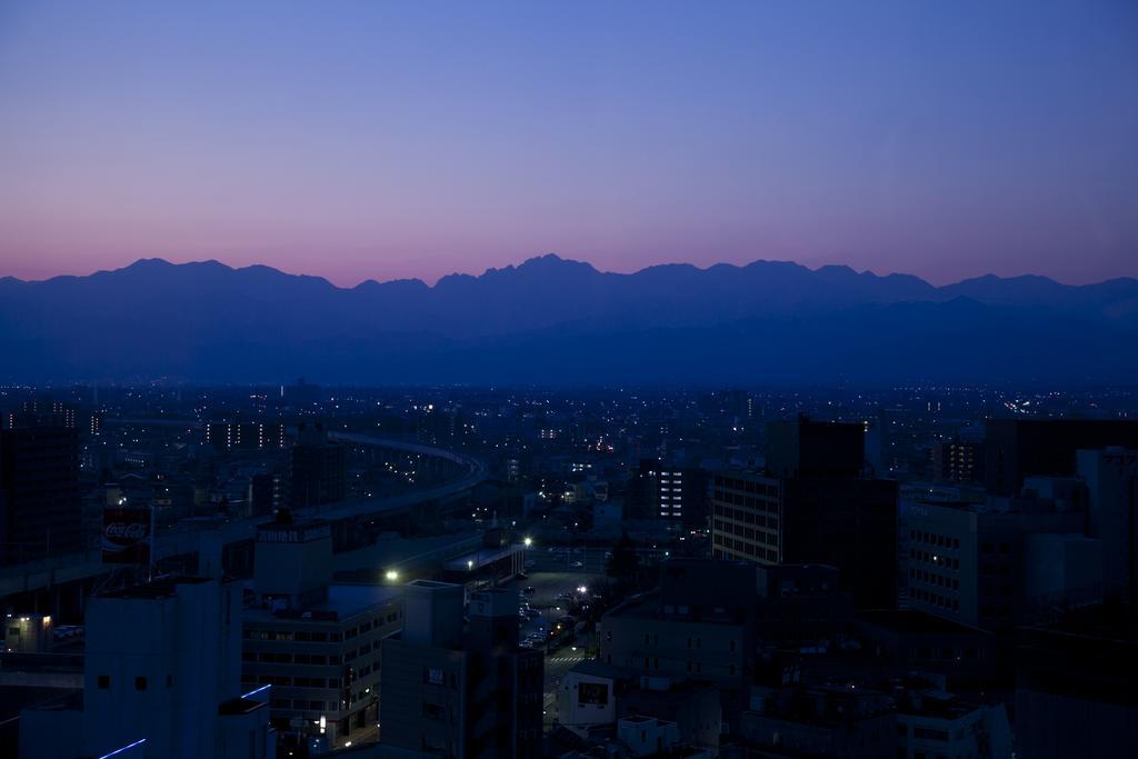 Toyama Excel Hotel Tokyu Exteriör bild